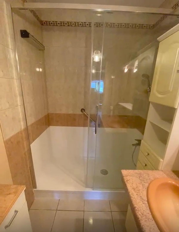 Remplacement baignoire par douche seniors Remplacement baignoire par douche seniors